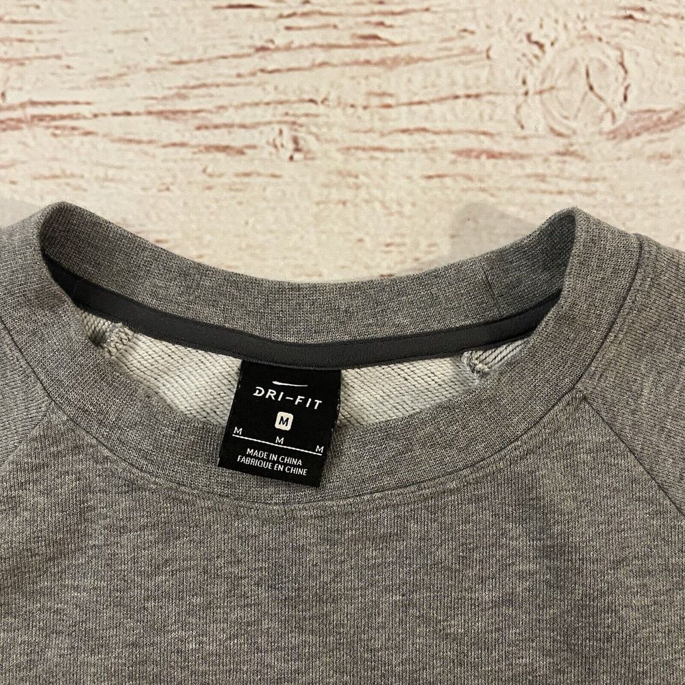 Nike Women's Versa Embossed Cropped Training Sweatshirt Size Medium Gray‎ - Picture 5 of 11